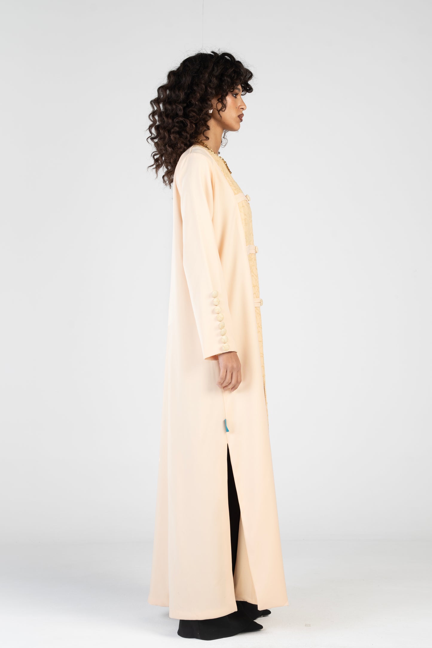 Button lace - butter yellow